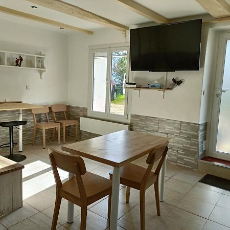 ונס Un Bel Appartement Rez Jardin Parking Gratuit מראה חיצוני תמונה